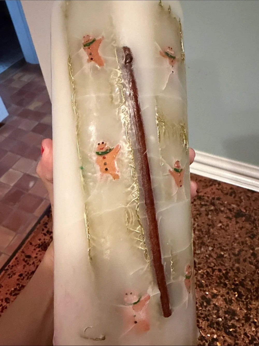 N/A cream pillar